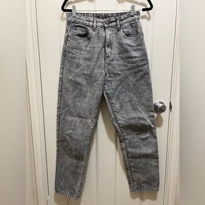 FREE with bundle of 1+ other item - size 6 High Rise Oversized balloon pant leg